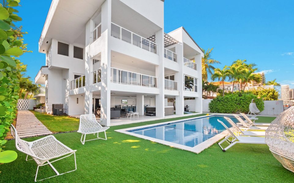 Villa Placida luxury waterfront villa rental in Miami | Nomade Villa Collection